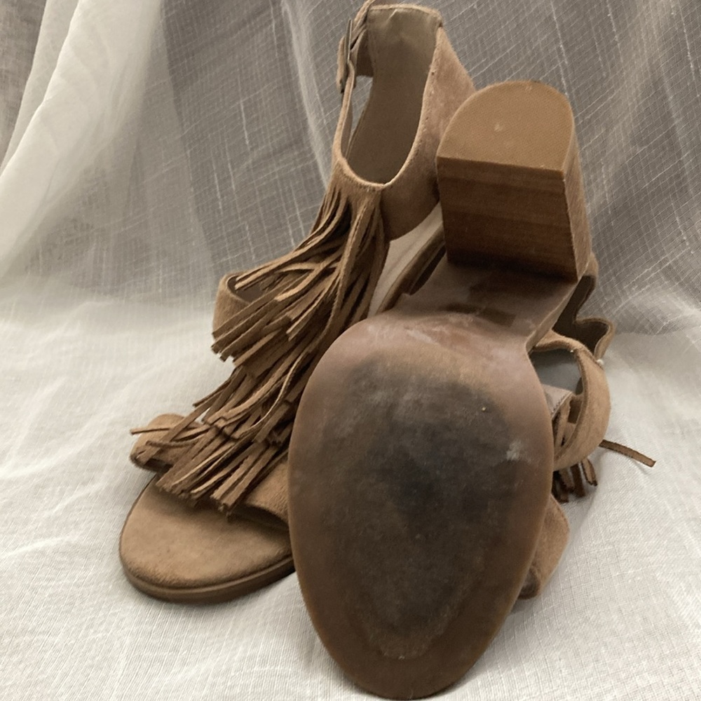 Fringe tan heeled sandals size 10m - Picture 6 of 6